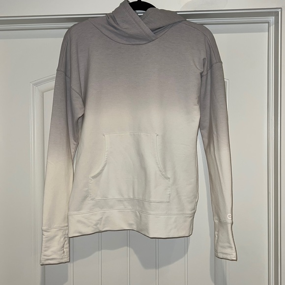 CALIA by Carrie Underwood Tops - Calia by Carrie Underwood stretchy ombré sweatshirt with thumb holes.